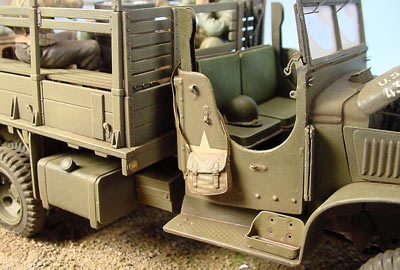[The helmet and hanging bag, came from a Royal resin set.]